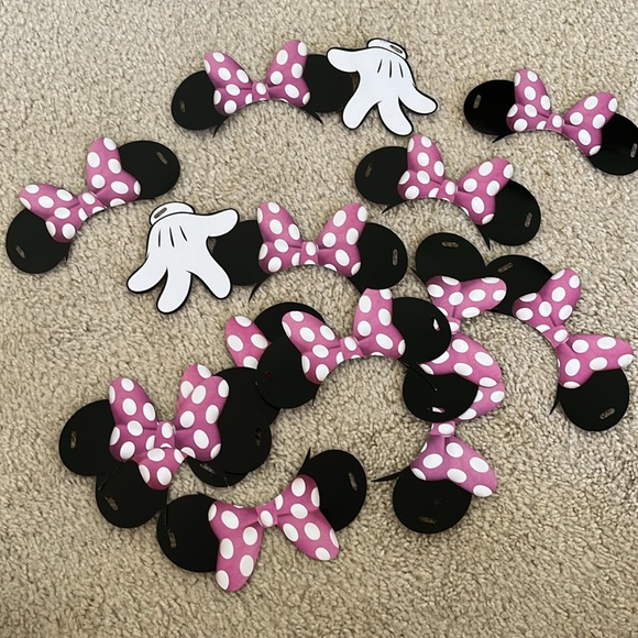4 Disney Puzzle sets Minnie + Bonus Minnie Ears Party decorations! - Picture 10 of 12